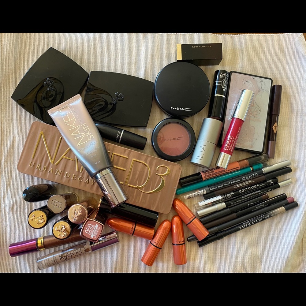 Bag of makeup